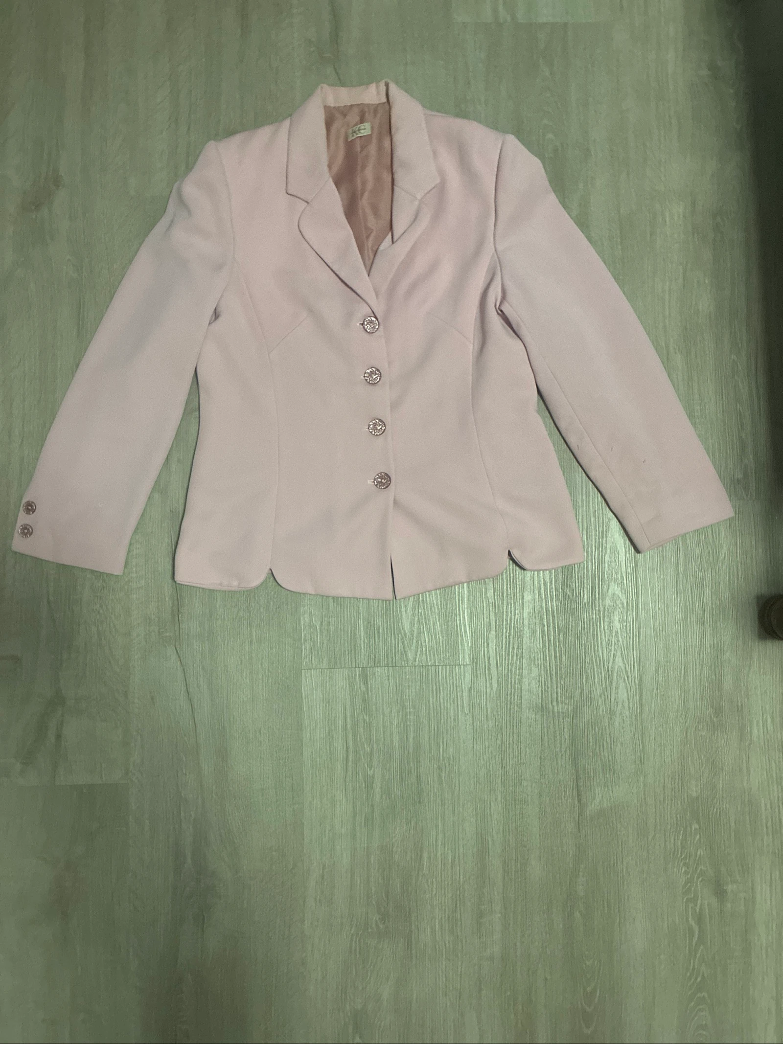 Traje rosa con falda y blusa talla 44 XL 